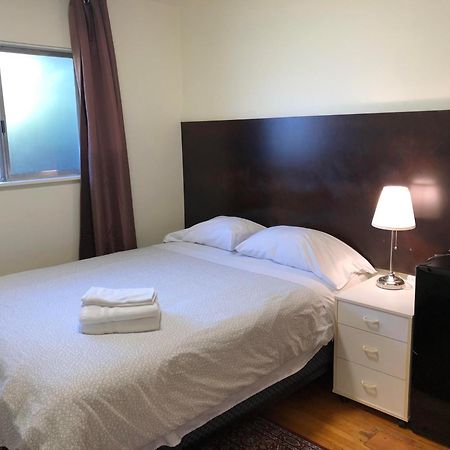 Comfort Cottage Guest House Near Subway Station, Bus And Downtown Vancouver Exterior foto